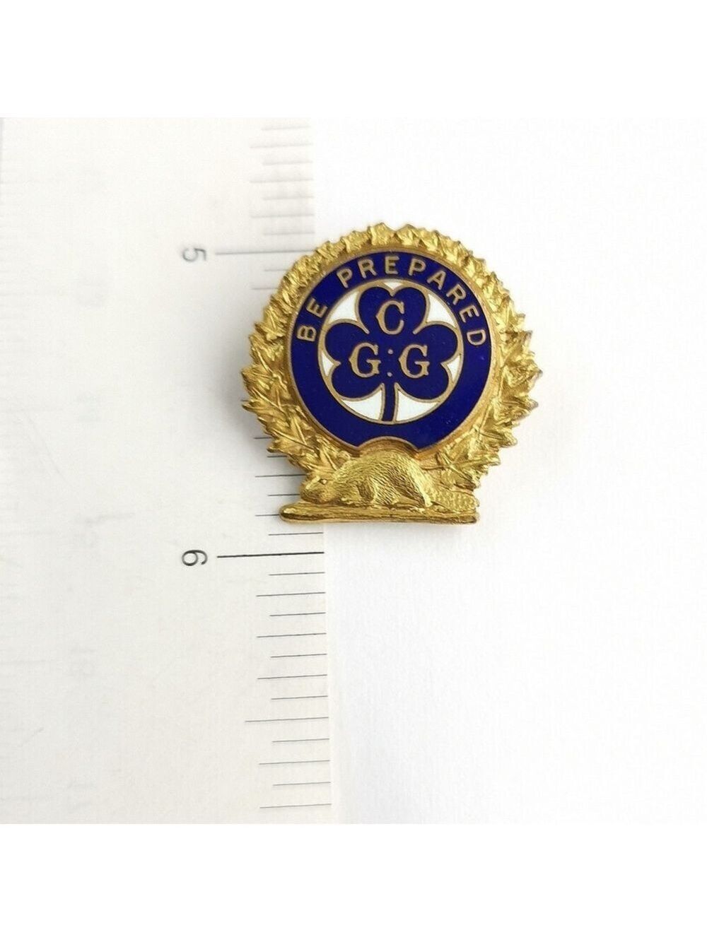 Vintage Girl Guides Of Canada brooch Pin - Picture 3 of 3